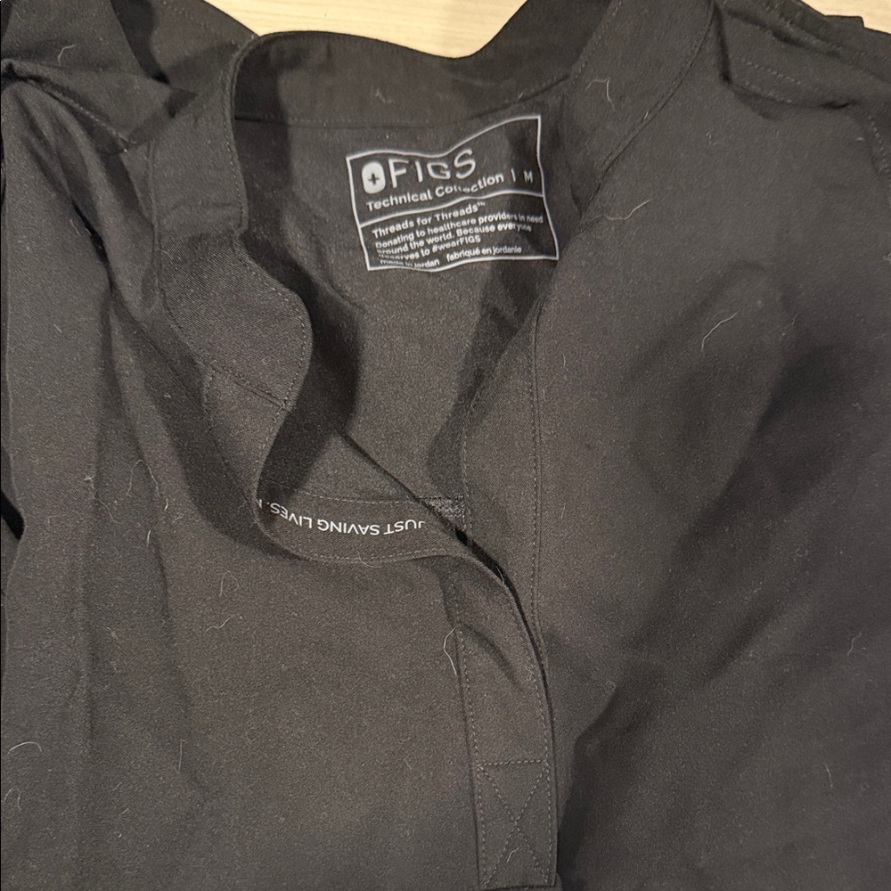 Figs Black Scrub Top and Bottoms